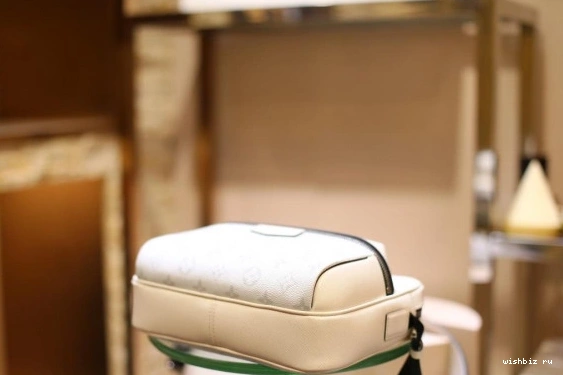 WIS Messenger Louis Vuitton 0715